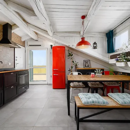 Premium Seven With Pool In 波雷奇