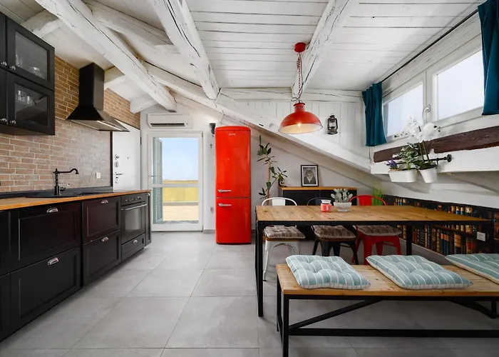 Premium Seven With Pool In Poreč