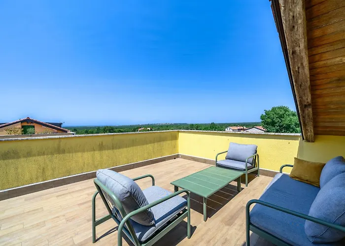 Premium Seven With Pool In Poreč