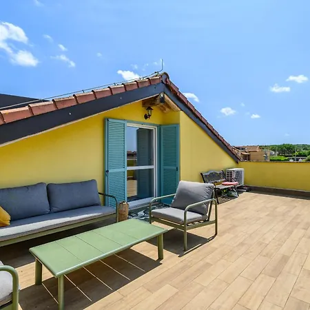 Premium Seven With Pool In Poreč