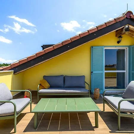 Premium Seven With Pool In Daire Poreč